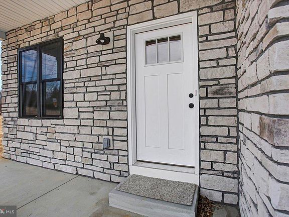 3rd image of 120 Feather Dr