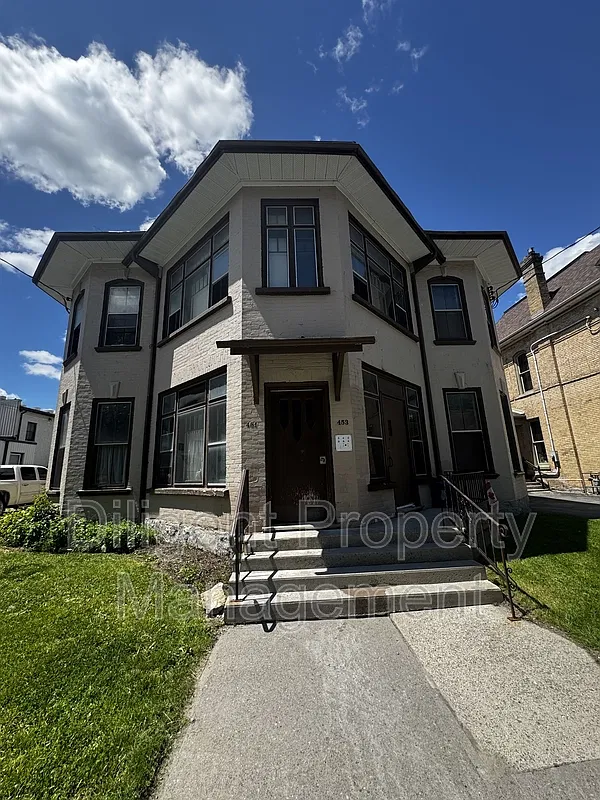 4 bed, 1.5 bath, $2,800 — Photo 2