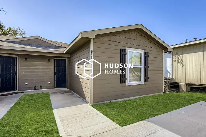 3 bed, 2.0 bath, 980 sqft, $1,125 — Photo 1
