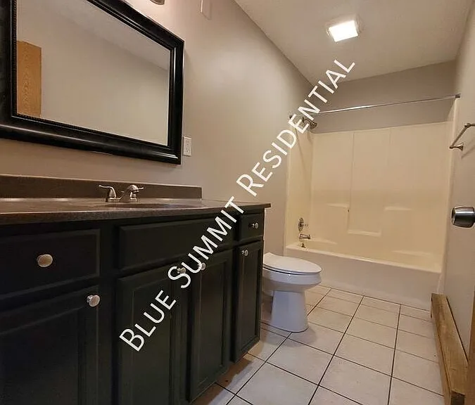 461 Spicer St #UP — Photo 9