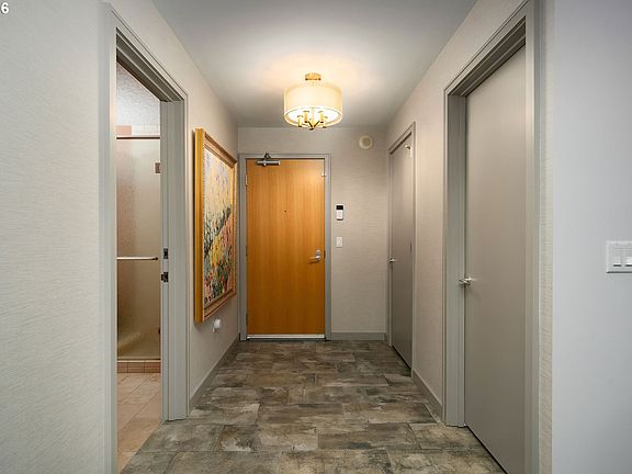 5th image of 836 S Curry St Unit 102