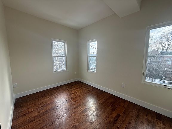 3rd image of 42 Van Nostrand Ave #4