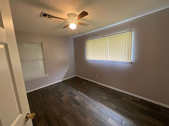 5th image of 3609 SE 22nd St