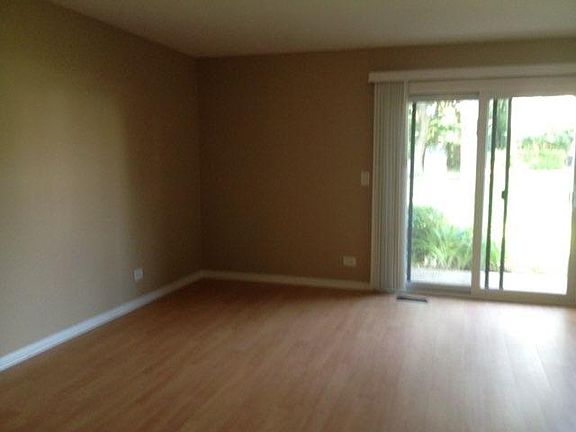2nd image of 392 Thornhill Ct #1B