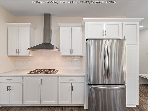 5th image of 4216 Fairway Dr