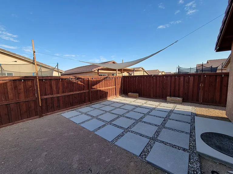 2728 Brighton St — Photo 19