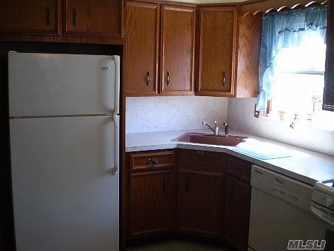 4th image of 255 Forest Ave