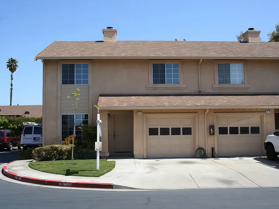 Desirable corner unit. Weekly landscaping included (excluding backyard)