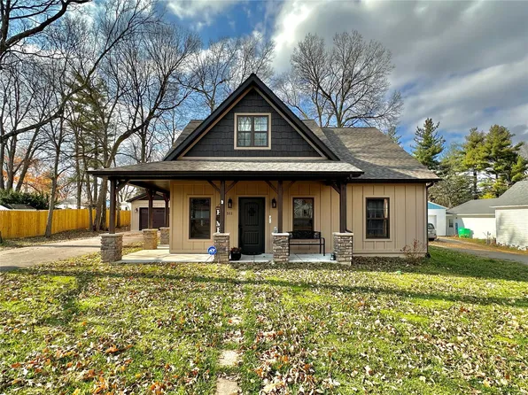 511 S A St, Farmington, MO 63640
