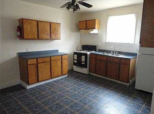 2nd image of 1211 Odeon St