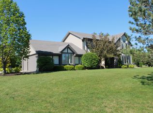 S80W17490 Haven Dr, Muskego, WI 53150