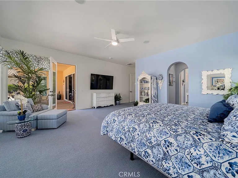 138 Royal Saint Georges Way — Photo 37