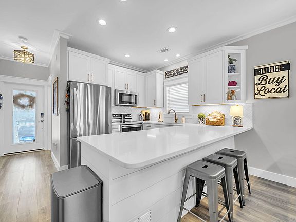 5th image of 128 Hidden Lake Way