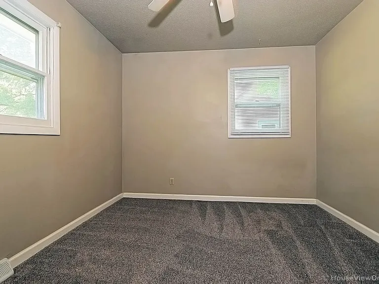 1105 N West End Blvd — Photo 21