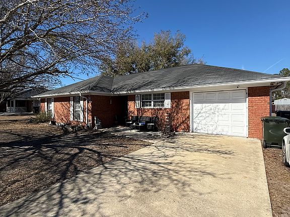 3rd image of 479 McCumber Dr