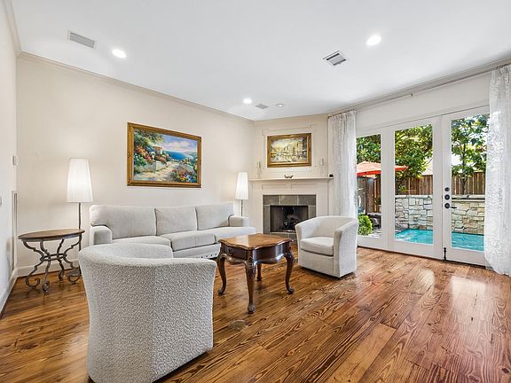 5th image of 2207 Dunraven Ln