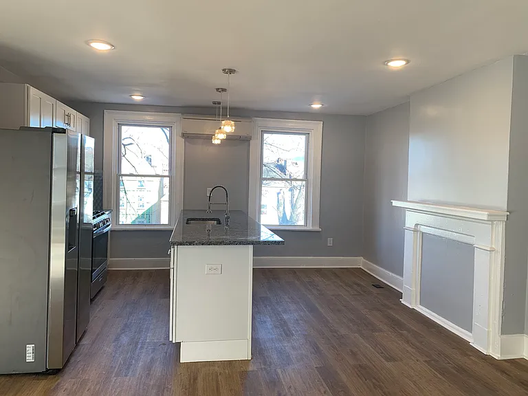 131 Lander St #2 — Photo 4