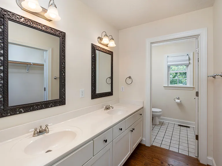 205 College Cir — Photo 13