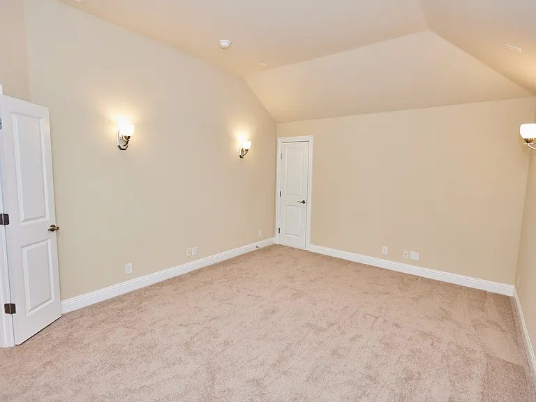 1460 Waterton Dr — Photo 12