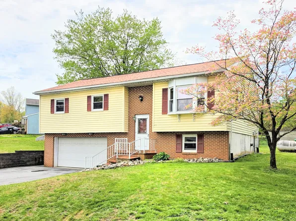 909 Hannah Dr, Lititz, PA 17543