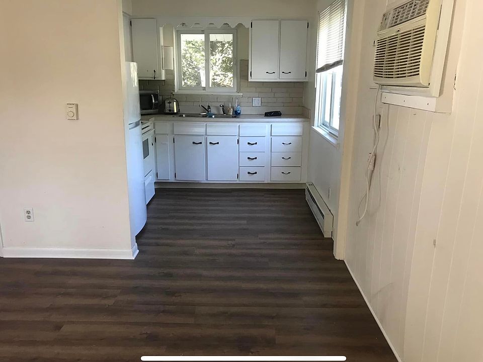 1st image of 134 E Columbia St #134