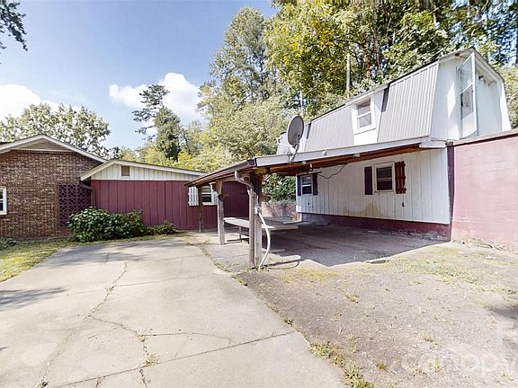3rd image of 175 River Ln