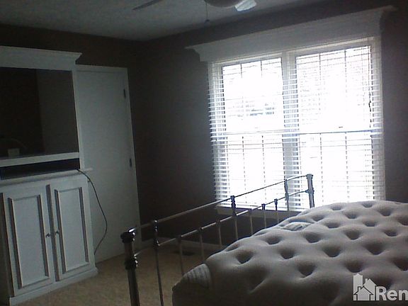 5th image of 510 Southampton Ct
