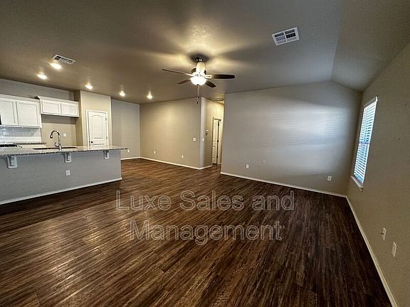 4th image of 10918 NW 119th St