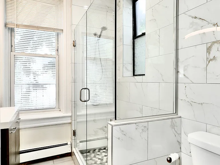 38 W Hamilton Pl #4R — Photo 3