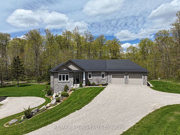 3rd image of 1840 Manser Rd