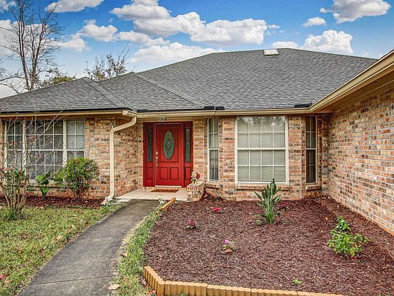 5th image of 825 Wicklow Ct