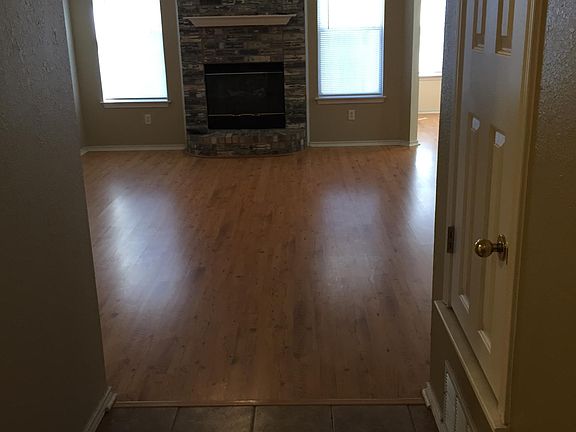 2nd image of 4621 Stratford Ct