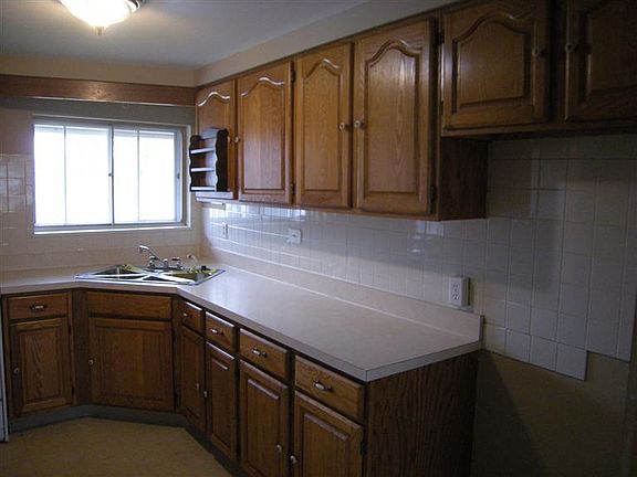 3rd image of 2284 Adrian Ct