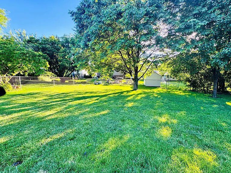 134 S Salem Dr — Photo 23
