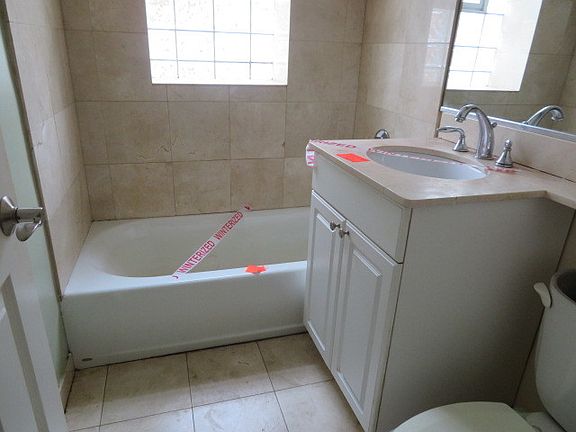 4th image of 922 W Ainslie St APT 1N