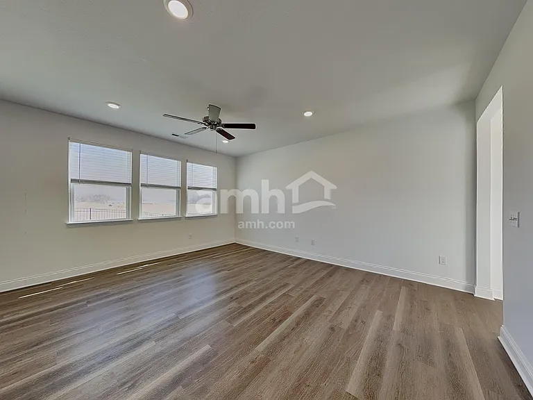 962 Heritage Blvd — Photo 7
