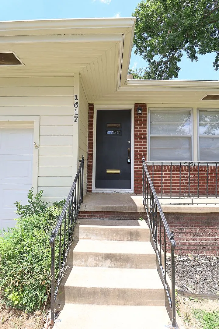 Stunning 3 Bed 1.5 Bath on quiet Cul De Sac! — Photo 3