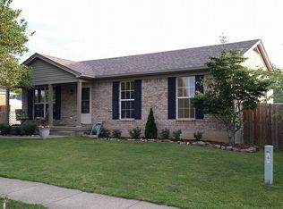 528 Oak Leaf Dr, La Grange, KY 40031