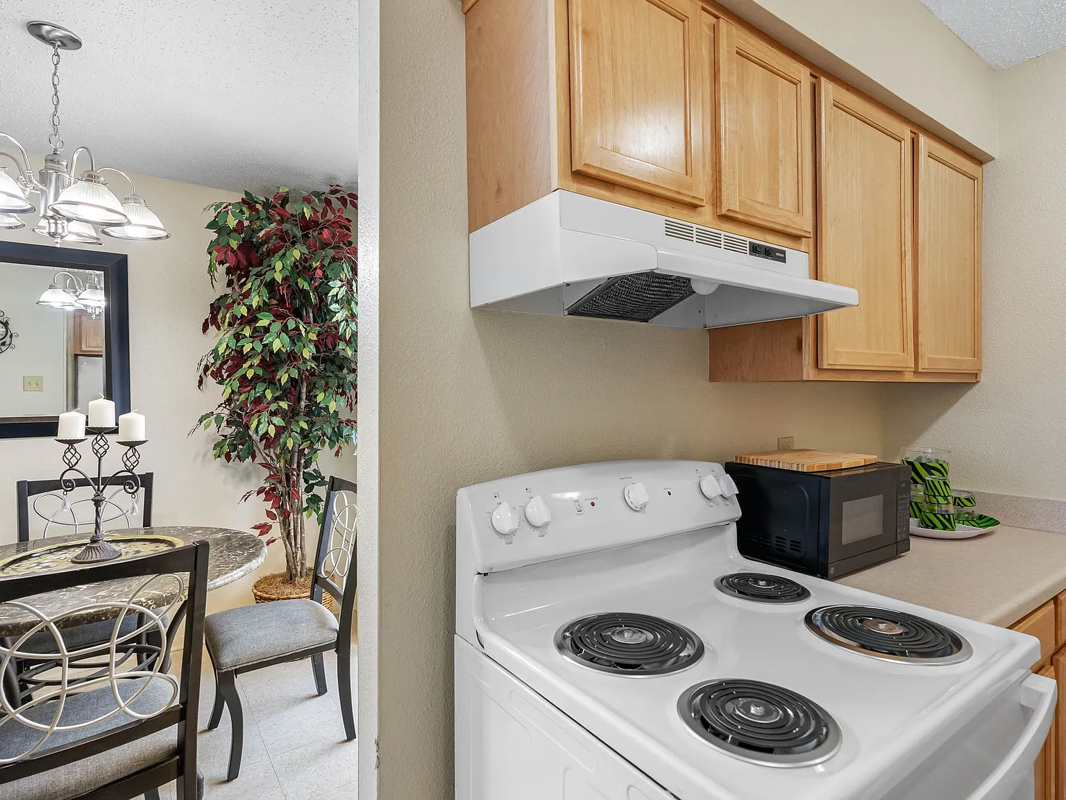 Park East Apartments — Photo 2
