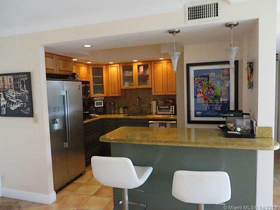 1st image of 1450 Brickell Bay Dr APT 512