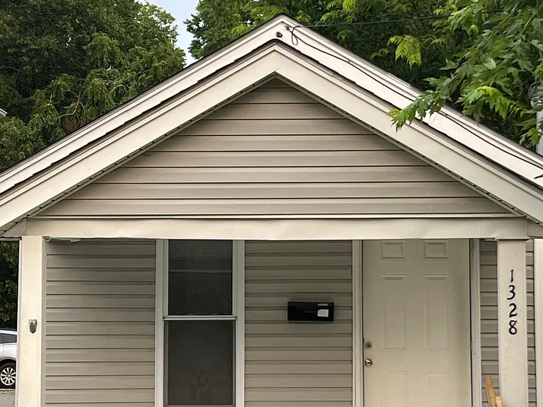 1328 Camden Ave — Photo 1