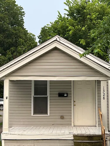 1328 Camden Ave Photo 1