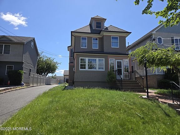 2nd image of 510 Belgrove Dr