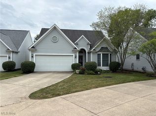 23676 Cottage Trl, Olmsted Falls, OH 44138