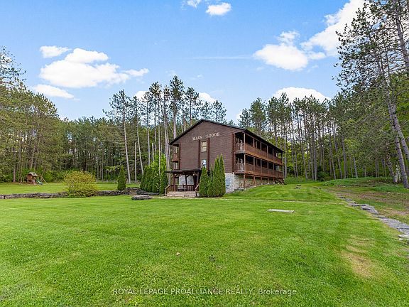 3rd image of 16 Beaver Creek Ln