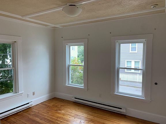 4th image of 67 Friend St APT 1