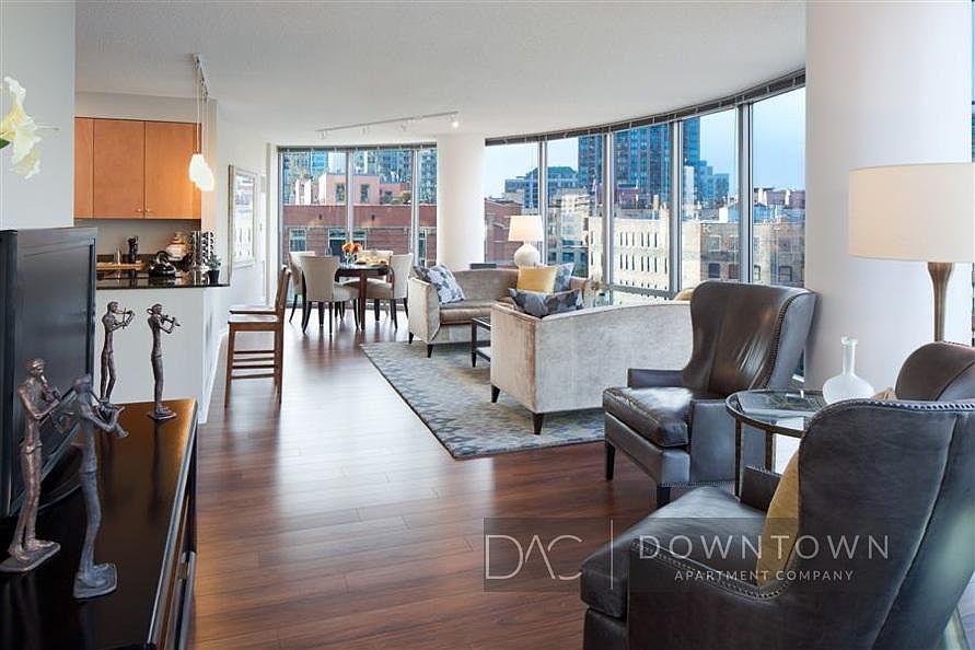 1st image of 333 W Hubbard St #1702