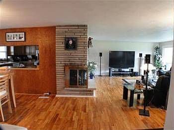 3rd image of 16290 Merson Ct