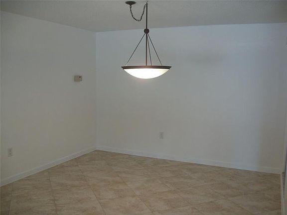 4th image of 521 NW 78th Ter