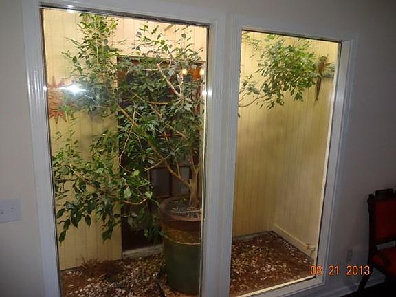 2nd image of 1439 Rivergate Dr